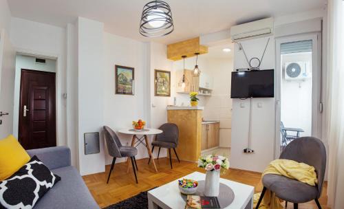 Sremska Mitrovica Apartment | Apartman Mia