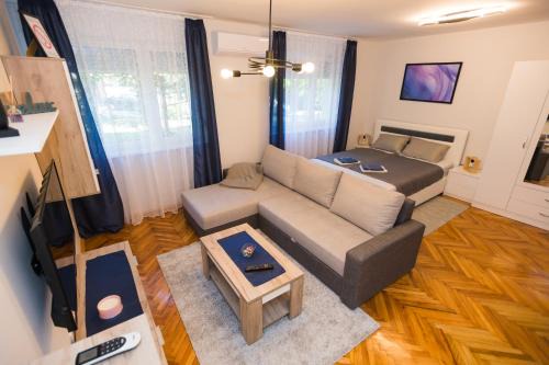 Subotica Apartment | Apartman Studio Blue