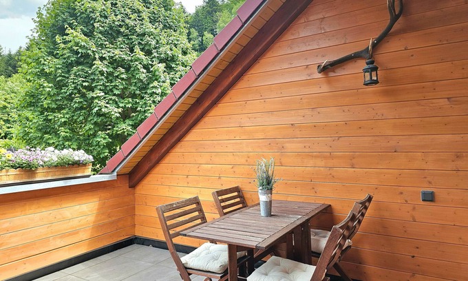 Bad Peterstal-Griesbach Apartment | Apartment 'Ferienwohnung Nr 2 Maierbauernhof' with Mountain View, Shared Terrace and Wi-Fi