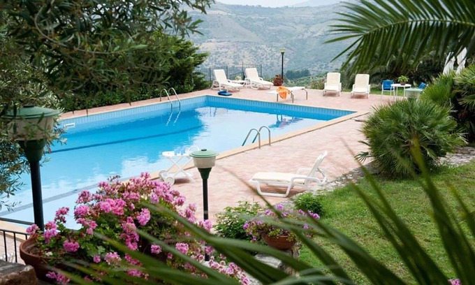 Collesano Villa | Apartment in villa with WIFI, A/C, pool, TV, terrace, panoramic view, parking, close to Cefalù