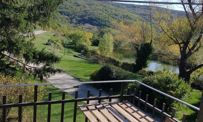 Castelfranco di Sopra Apartment | Apartment with views of the surrounding nature