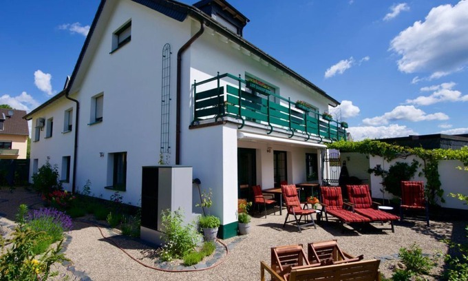 Bad Neuenahr-Ahrweiler Apartment | Apartment "Im Tal der roten Traube" - Apartment with 3 bedrooms and balcony