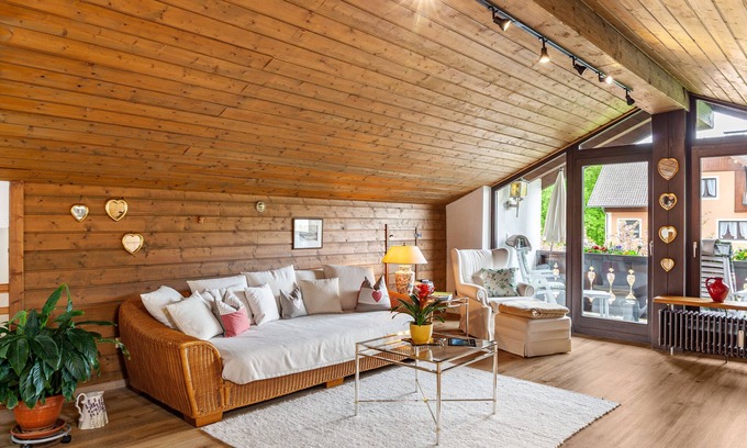 Garmisch-Partenkirchen Apartment | Apartment 'Aurikel' with Mountain View, Balcony and Wi-Fi