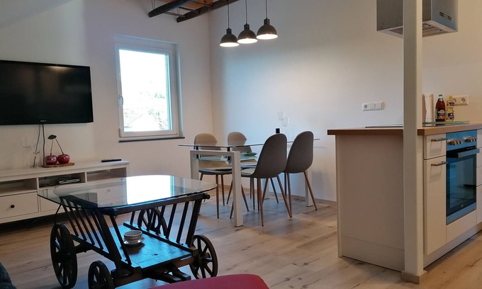 Leiselheim Apartment | Apartment Kirsche, 68qm, 2 Schlafzimmer, Max. 4 Personen