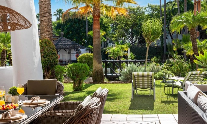 Puerto Banus Apartment | Apartment in Jardines de Ventura for 4 people | C-301
