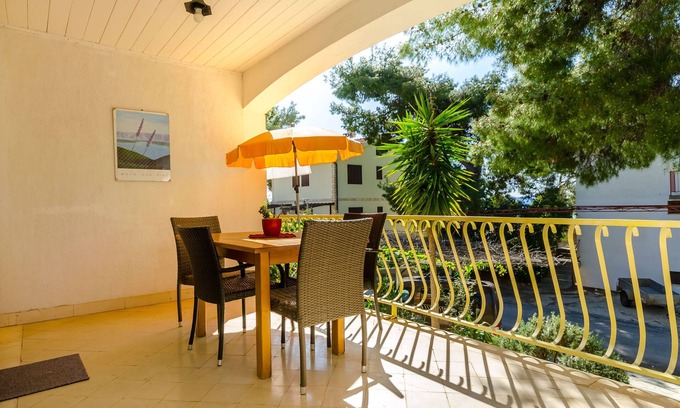 Ivan Dolac Apartment | Apartments Verdun (98971-A2) - Ivan Dolac - island Hvar