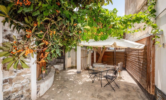 Rovittello Apartment | Apartment 'Santa Maria' with Mountain View, Wi-Fi and Air Conditioning