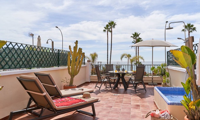 Nerja Apartment | Apartment '1st Line Burriana, Nerja' with Sea View, Wi-Fi and Air Conditioning