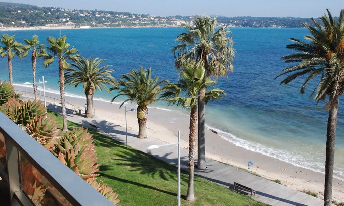 Bandol Apartment | Apartment 2 Rooms + Terrace 10 m² -Front de Mer, Face Plage de Sable