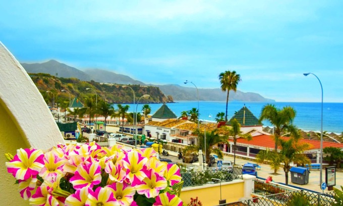 Nerja Apartment | Apartment 2E front row, Air Condition, WLAN, Balcony sea view, Playa Burriana