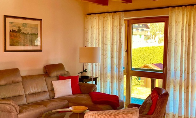 Hinterzarten Apartment | Apartment '4-Star Superior - 80 sqm' with Mountain View, Shared Terrace and Wi-Fi