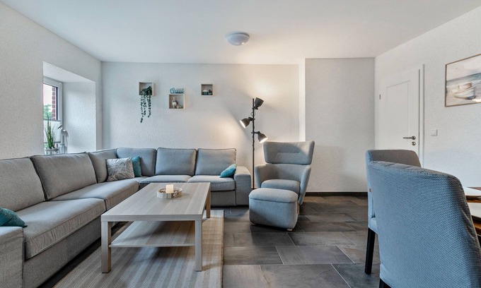 Oesterdeichstrich Apartment | Apartment '4' with Private Terrace, Shared Garden and Wi-Fi