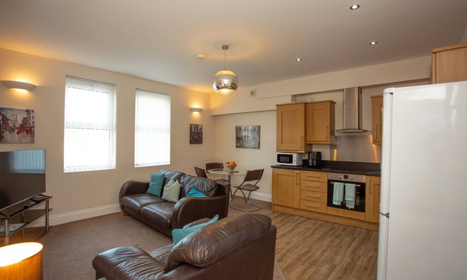 Stockton-on-Tees Apartment | Apartment 4A/4B - Bright and Beautiful