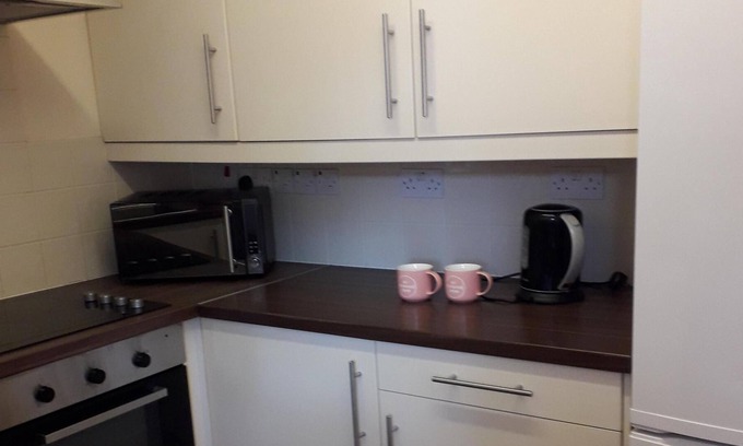 Bedford Apartment | Apartment - 5 minutes to Bedford Hospital