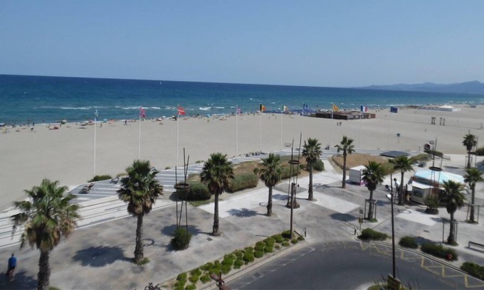 La Cote Radieuse Apartment | Apartment 5 people facing the Rose des Sables sea