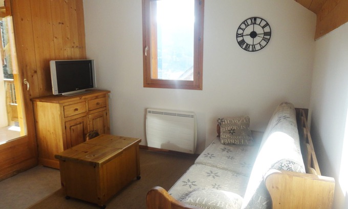 Saint-Jean-d'Arves Apartment | Apartment 50 M2 Saint Jean d'Arves at the foot of the slopes (310 kms) + Pool