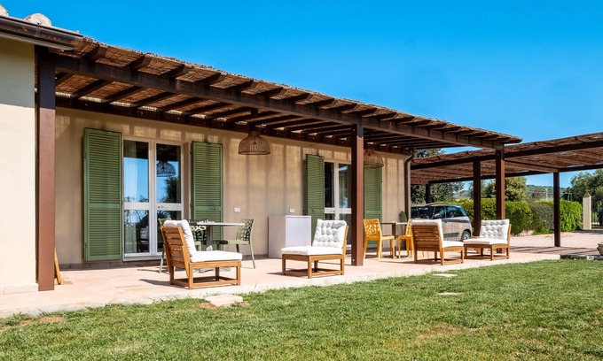 Capalbio Apartment | Apartment '6' with Shared Pool, Wi-Fi and Air Conditioning