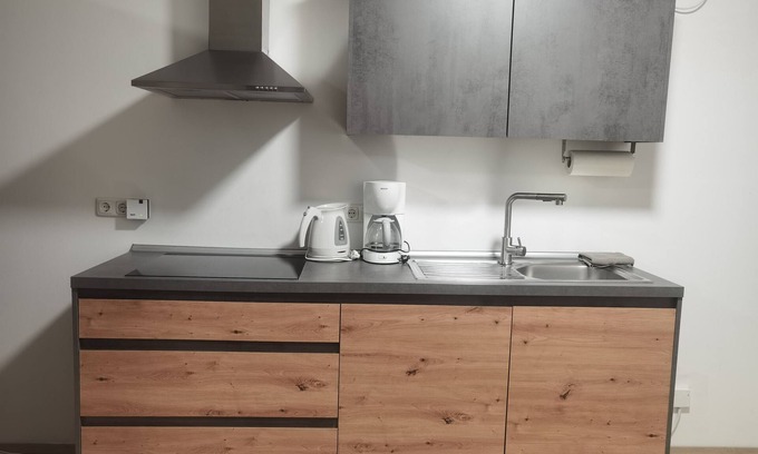 Ahnatal-Weimar Apartment | Apartment 'Am Backhaus' with Shared Terrace and Wi-Fi