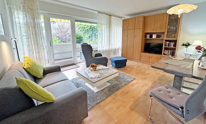 Bad Krozingen Apartment | Apartment "Am Kurpark" with Balcony & Wi-Fi
