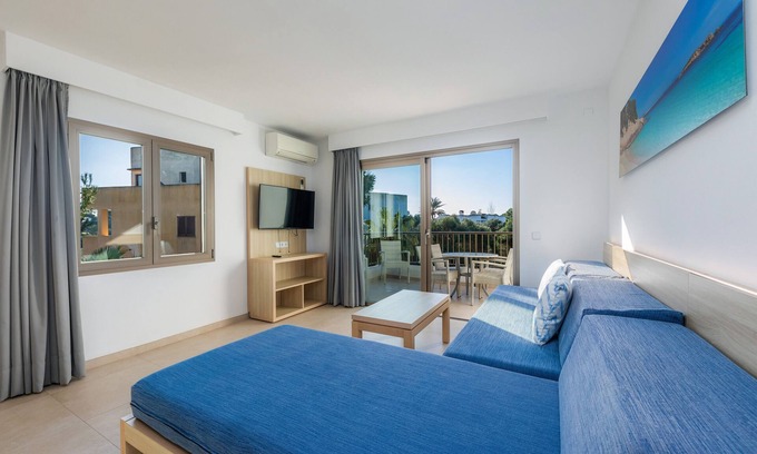 Cala Ferrera Apartment | Apartment 'Aquamarina 7' with communal pool, WLAN and air conditioning