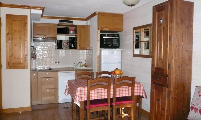 Valloire Apartment | Apartment at the foot of the slopes, 3 * furnished with tourism, SOUTH balcony, Pk. covered
