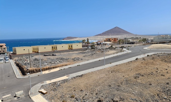El Medano Apartment | Apartment Barraquito, balcony with sea view, close to the beach, wifi, ideal for surfers