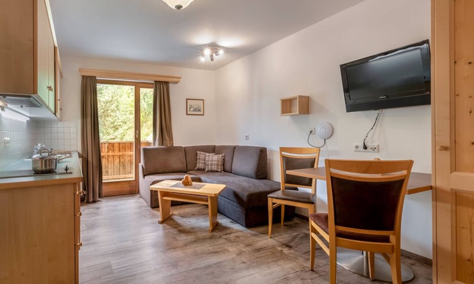 Burgusio Apartment | Apartment 'Bergkamerad 2' with Mountain View, Shared Terrace and Wi-Fi