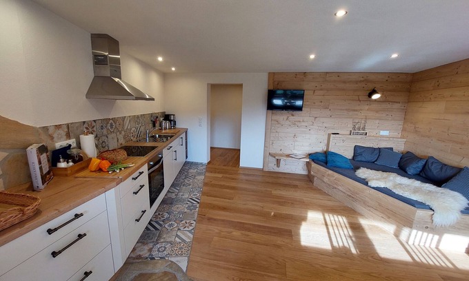 Wertach Apartment | Apartment 'Bergliebe' with Shared Terrace, Shared Garden and Wi-Fi