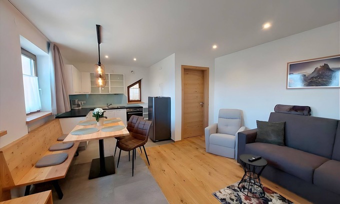 Collalbo Apartment | Apartment 'Bergwiese' with Mountain View, Shared Garden and Wi-Fi