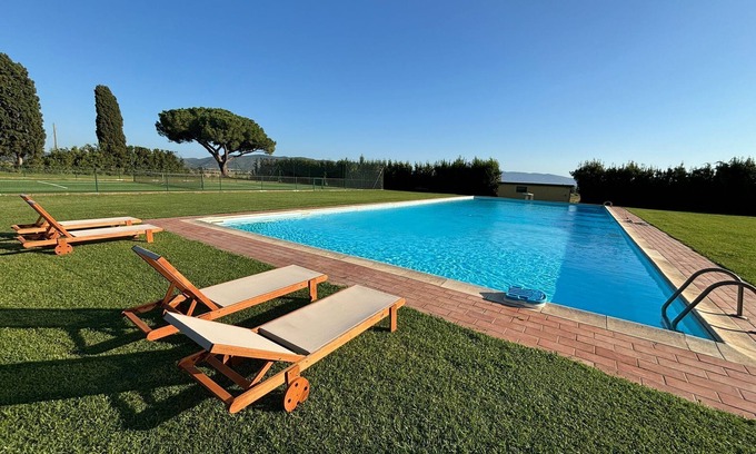 Orbetello Apartment | Apartment 'Bilocale' with Shared Pool, Wi-Fi and Air Conditioning
