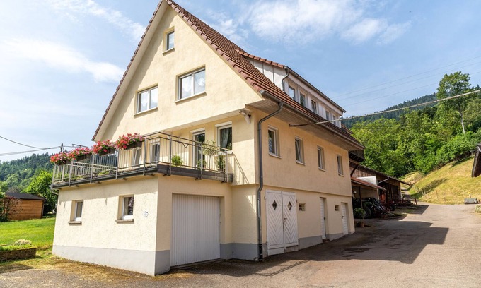 Guckinsdorf Apartment | Apartment 'Brujosenhof' with Private Terrace, Shared Garden and Wi-Fi