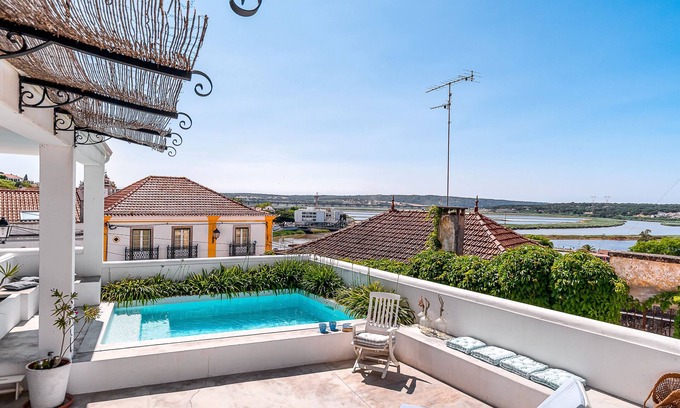 Alcacer do Sal Apartment | Apartment 'Calçada' with Private Pool, Private Terrace and Wi-Fi