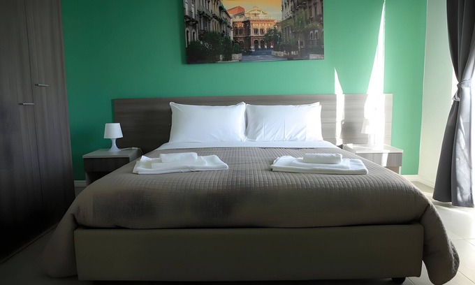Contrada Pantano d'Arci Apartment | Apartment 'Camera 301 Con Balcone - Terrazza' with Shared Terrace, Wi-Fi and Air Conditioning