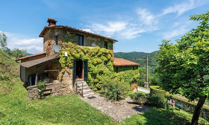 Pescia Apartment | Apartment 'Casa Grande' with Mountain View, Shared Pool and Wi-Fi