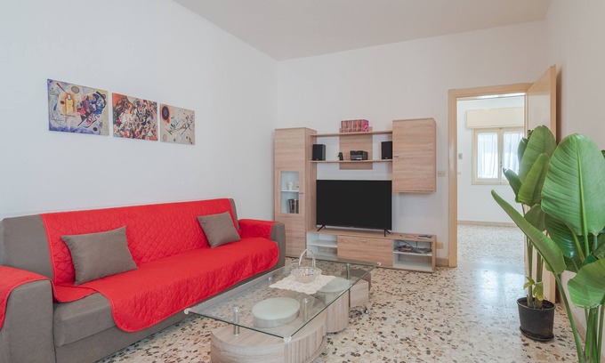 Santa Lucia Apartment | Apartment "Casa Jerone" with Balcony and Wi-Fi