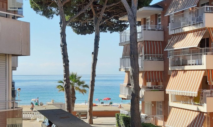 Vilafortuny Apartment | Apartment Costa dorada, Cambrils (Salou side) sea view, direct beach access