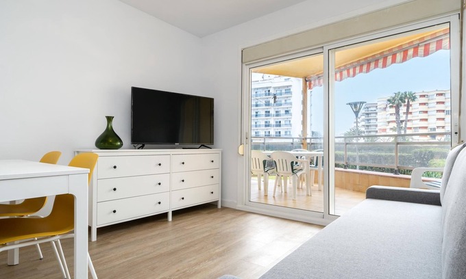 La Pineda Apartment | Apartment direct beach access 5km Port Aventura