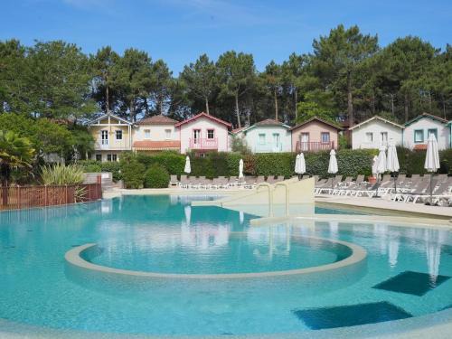 Lacanau-Ocean Apartment | Apartment Domaine Golf Resort-1 by Interhome