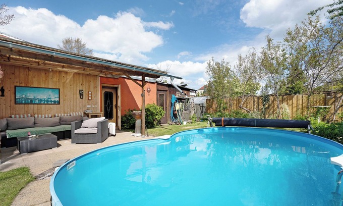 Ruhland Apartment | Apartment 'Einzimmerwohnung Im Haupthaus' with Shared Pool, Shared Terrace and Wi-Fi