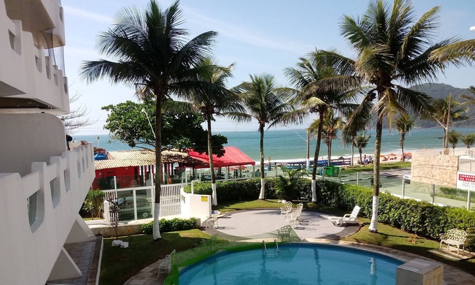 Tombo Apartment | Apartment facing the sea.