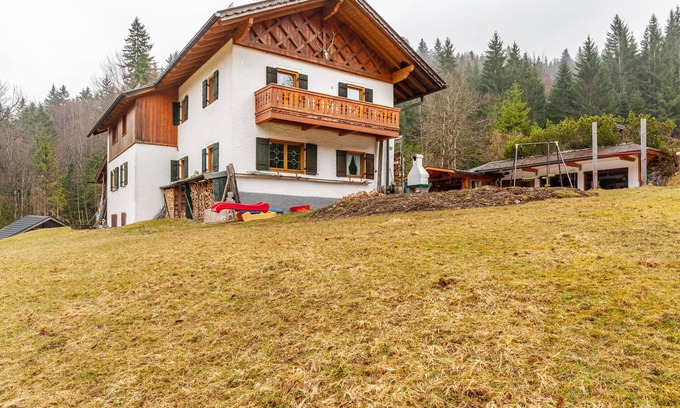 Grainau Apartment | Apartment 'Ferienwohnung Kraus Eibsee' with Mountain View, Shared Terrace and Wi-Fi