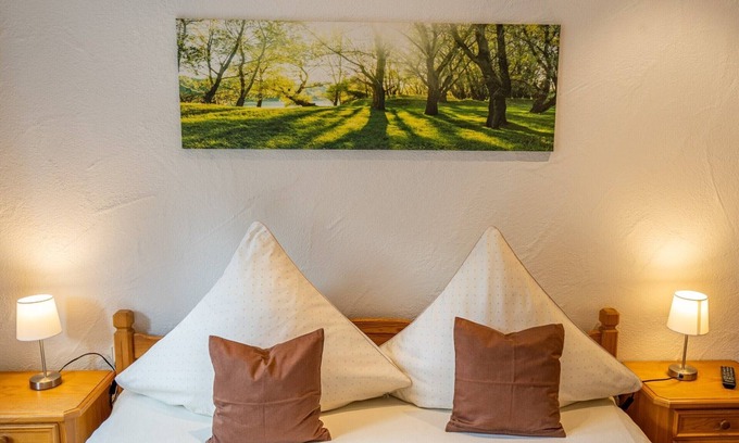 Aftersteg Apartment | Apartment 'Ferienwohnung Kresselblick, 70qm' with Balcony and Wi-Fi