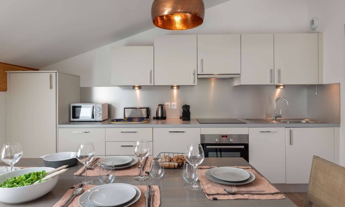 Chatel Apartment | Apartment for 4 pp - top floor, modern, close to center and ski lifts