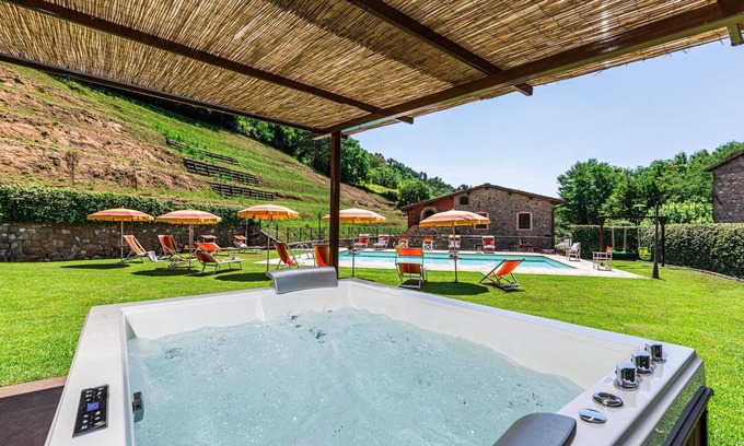 Pescaglia House | Apartment for 7 people, wifi, air conditioning