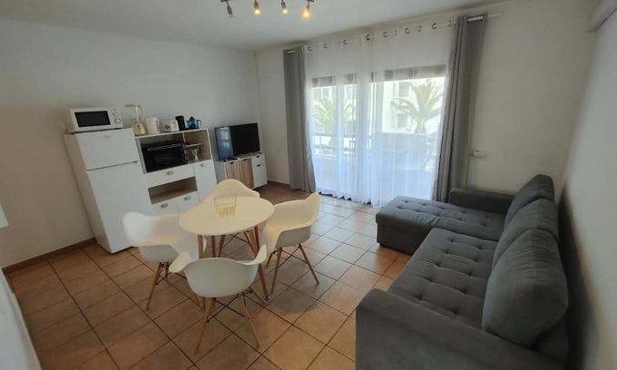 Es Pujols Apartment | Apartment 'Formentera Suite 3' with Balcony and Wi-Fi