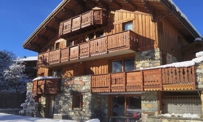 Montchavin Apartment | Apartment 'Les Dolomites' with Mountain View, Private Terrace and Wi-Fi