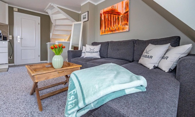 Keitum Apartment | Apartment 'Gemütliche Wohnung' with Shared Garden and Wi-Fi