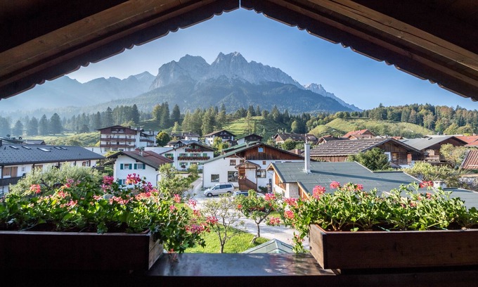 Obergrainau Apartment | Apartment 'Gipfelblick' with Mountain View, Balcony and Wi-Fi