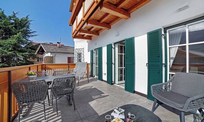 Parcines Apartment | Apartment 'Goschtstub' with Mountain View, Private Terrace and Wi-Fi