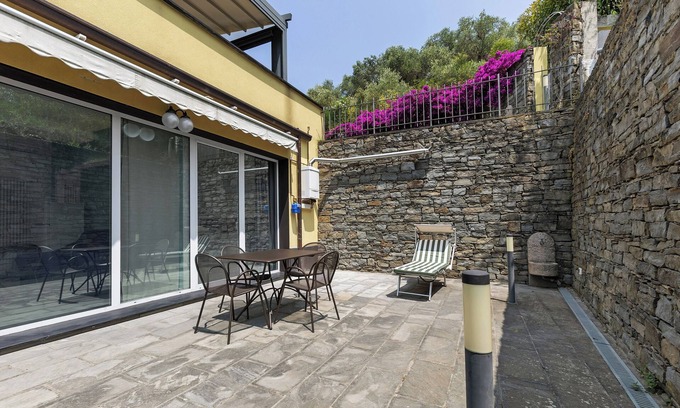 Sestri Levante Apartment | Apartment 'Green House' with Private Terrace, Wi-Fi and Air Conditioning